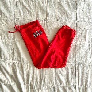 low rise GAP sweatpants 🌹